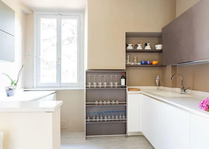 Amazing - By Rent アパート チェルノッビオ