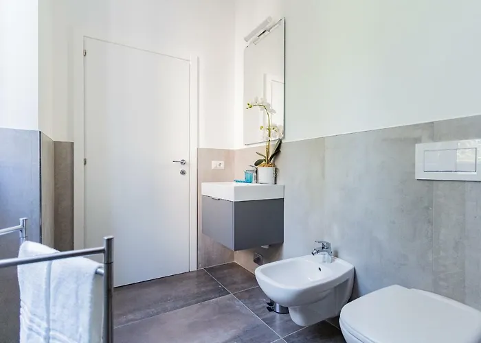 Amazing - By Rent アパート